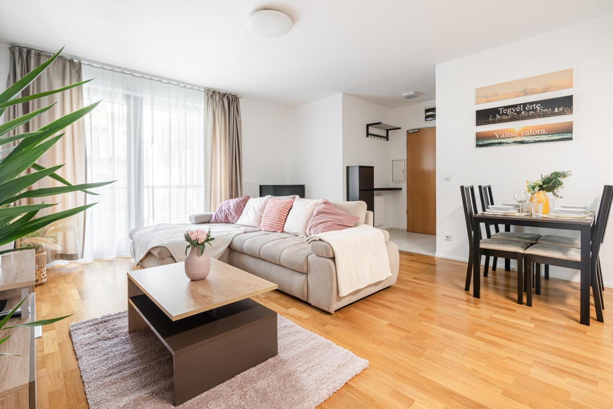 Home Of Serenity - 2 Bdr, Free Parking And Terrace Boedapest Buitenkant foto