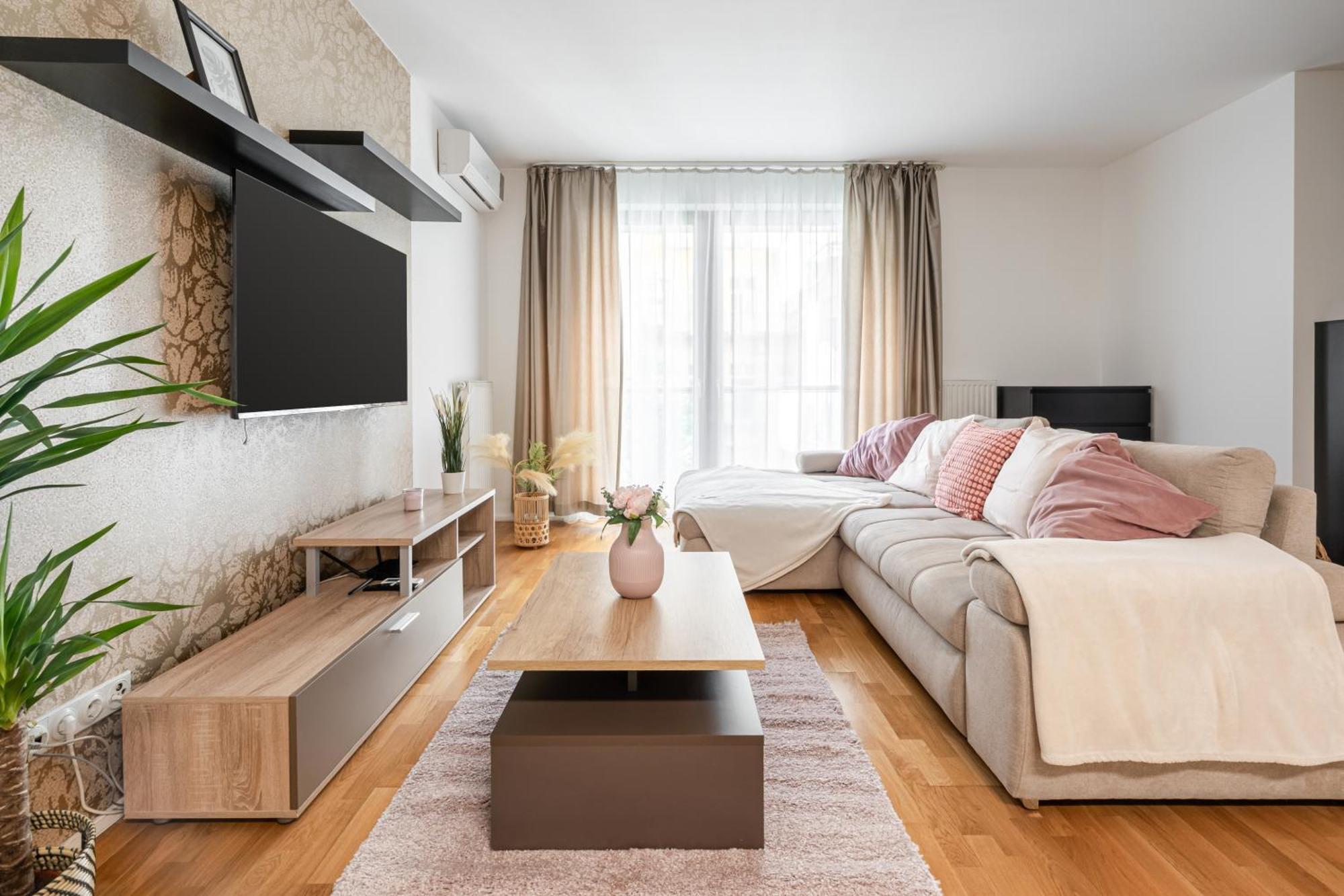 Home Of Serenity - 2 Bdr, Free Parking And Terrace Boedapest Buitenkant foto