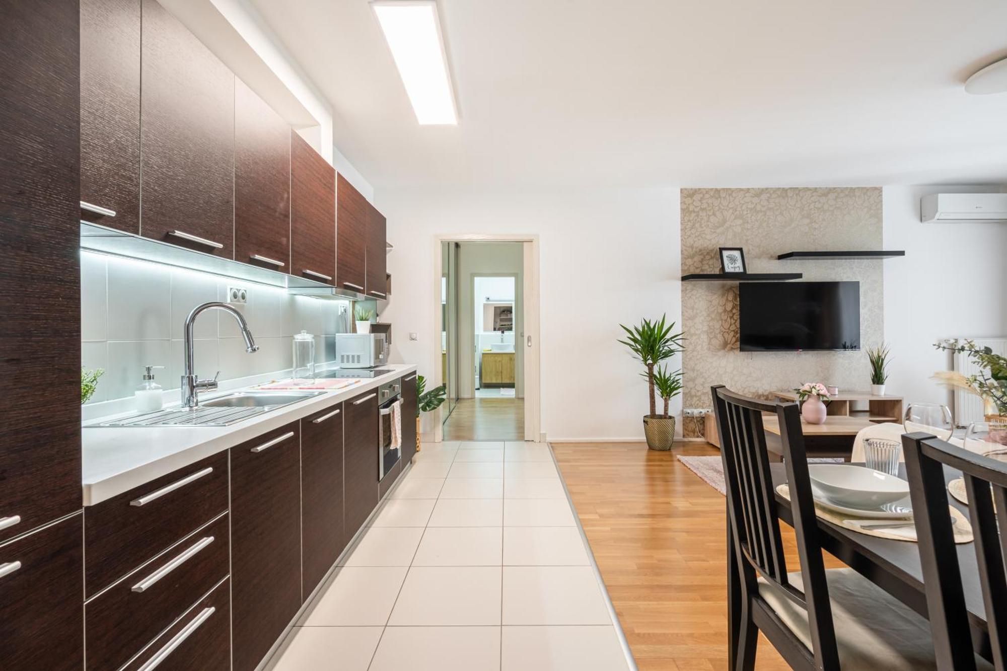 Home Of Serenity - 2 Bdr, Free Parking And Terrace Boedapest Buitenkant foto